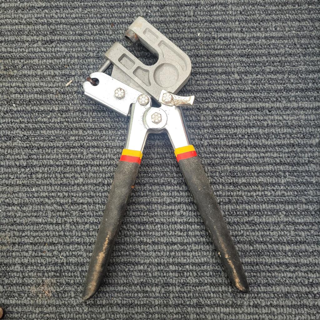 Fixeertang voor staalprofielen - Handig gereedschap, Ophalen of Verzenden, Gebruikt