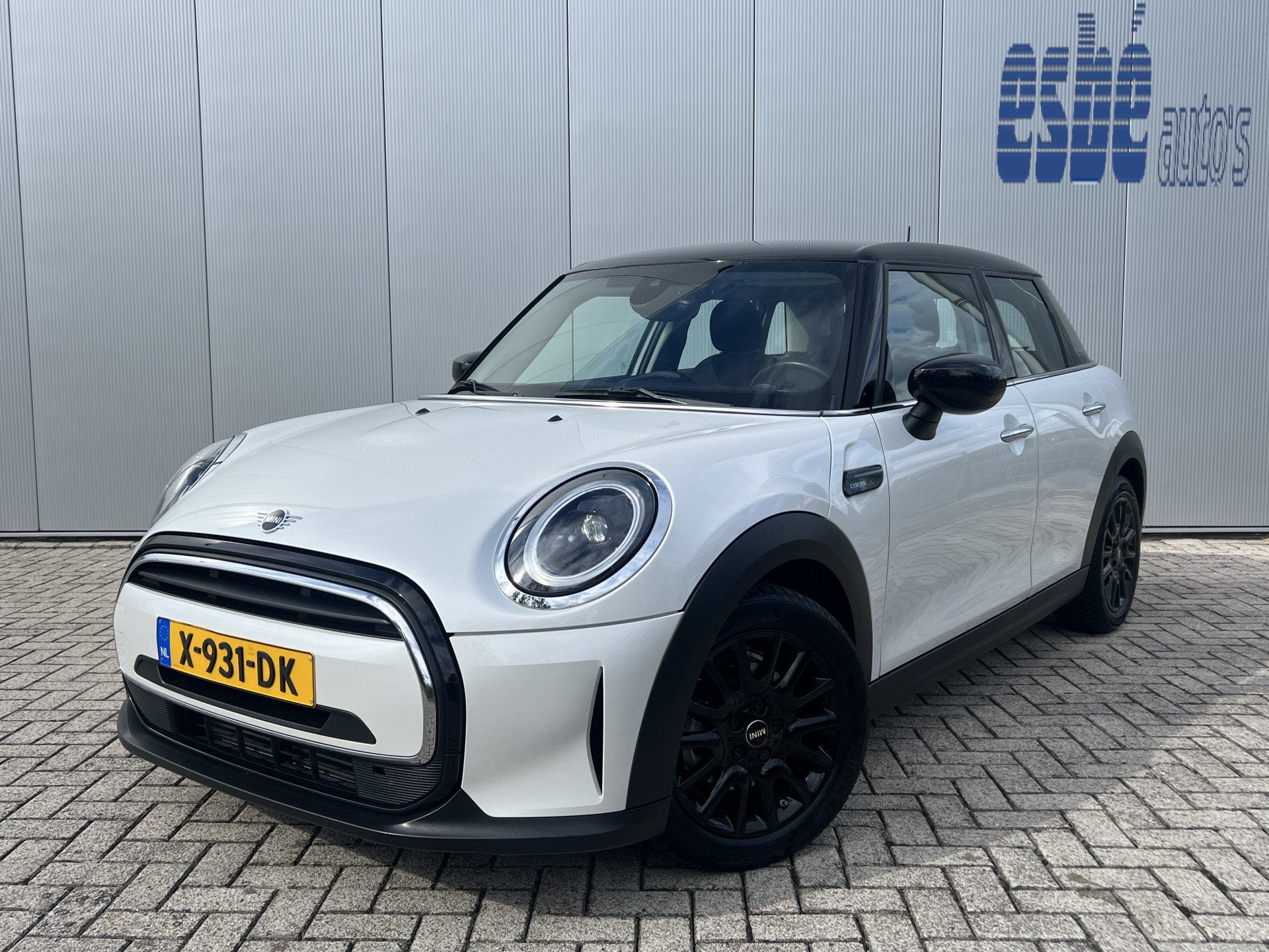 MINI 5-deurs 1.5 Cooper 136 pk Automaat Camden Edition Navig, Dealer onderhouden, Gebruikt, Met garantie (alle), Wit