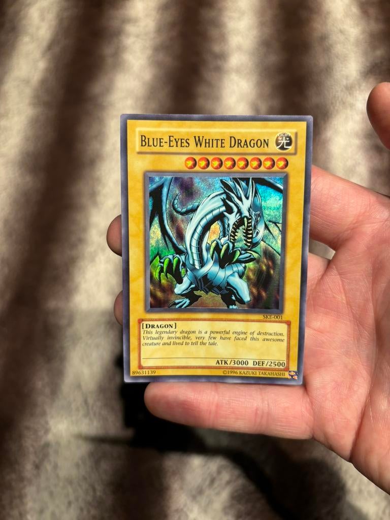 Yugioh blue eyes white dragon, Ophalen of Verzenden, Zo goed als nieuw