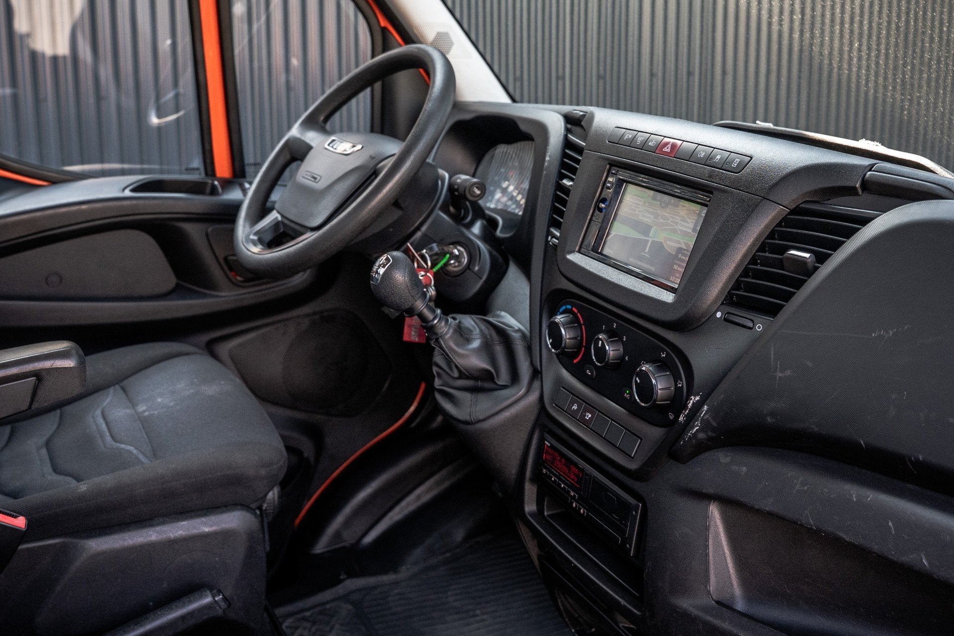 Iveco Daily 35C14 | 136 PK | N1 | Laadklep | 3.5T Trekhaak |, Gebruikt, Iveco, 2535 kg, Origineel Nederlands