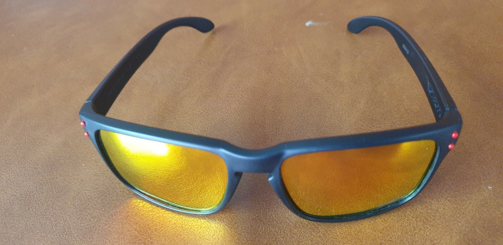 te koop zonnebril merk oakley type holbrook in nieuwstaat
me, Sieraden, Tassen en Uiterlijk, Zonnebrillen en Brillen | Heren, Ophalen of Verzenden