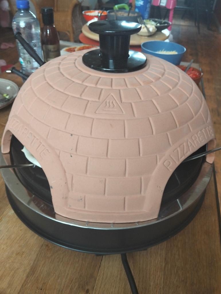 Pizzarette, Ophalen, Zo goed als nieuw, 4 t/m 7 personen