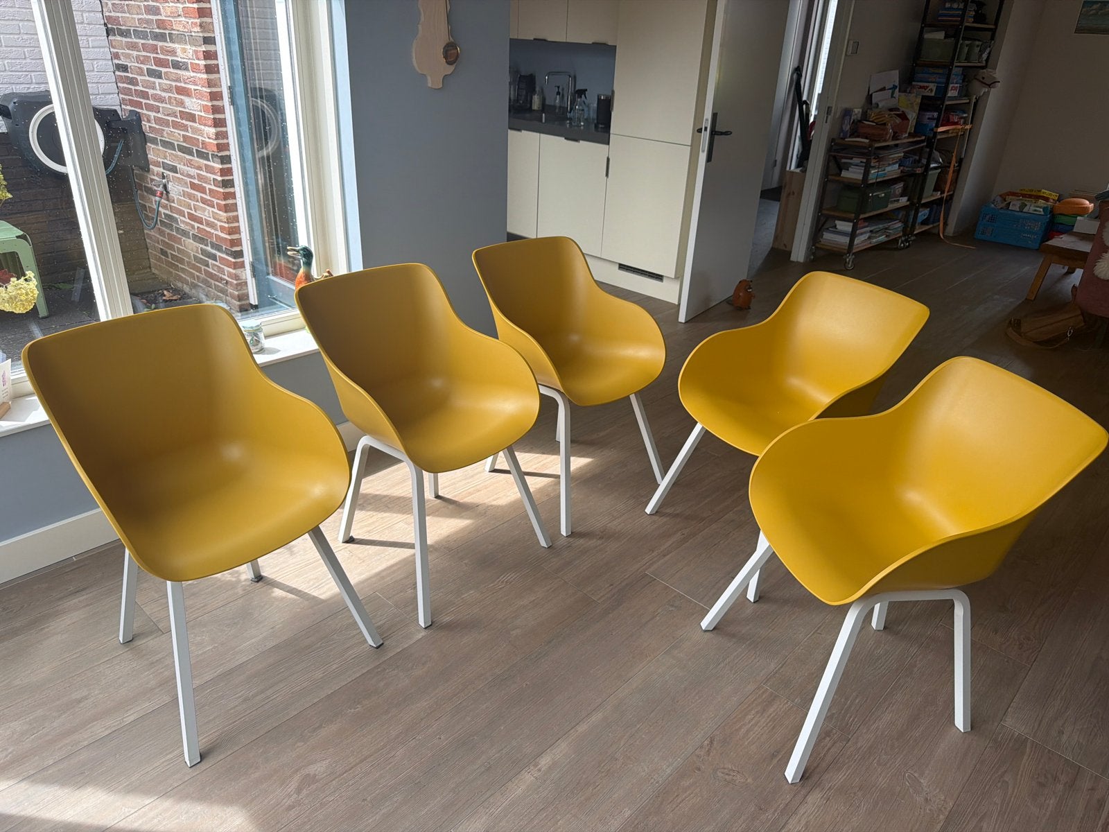 5 gele/witte IKEA kuipstoelen voor aan de eettafel, Ophalen, Kunststof, Gebruikt, Overige kleuren
