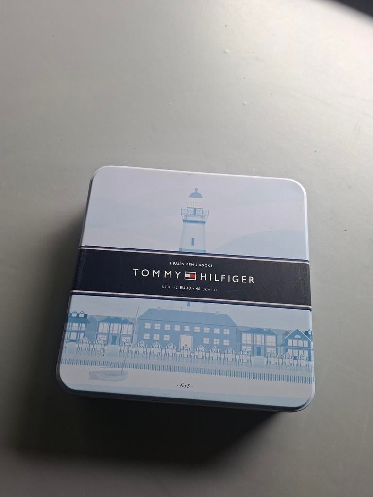 Leeg Tommy Hilfiger sokken blik - Leuk voor opslag! Netjes, Verzamelen, Blikken, Verzenden, Gebruikt, Overige, Overige merken