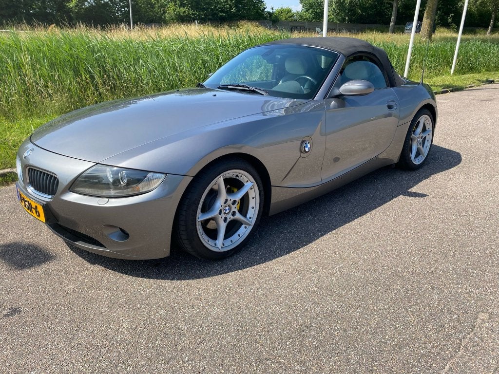 BMW Z4 2.2 I Roadster AUT 2005 Grijs, Auto's, BMW, Achterwielaandrijving, Cabriolet, 11 km/l, 170 pk