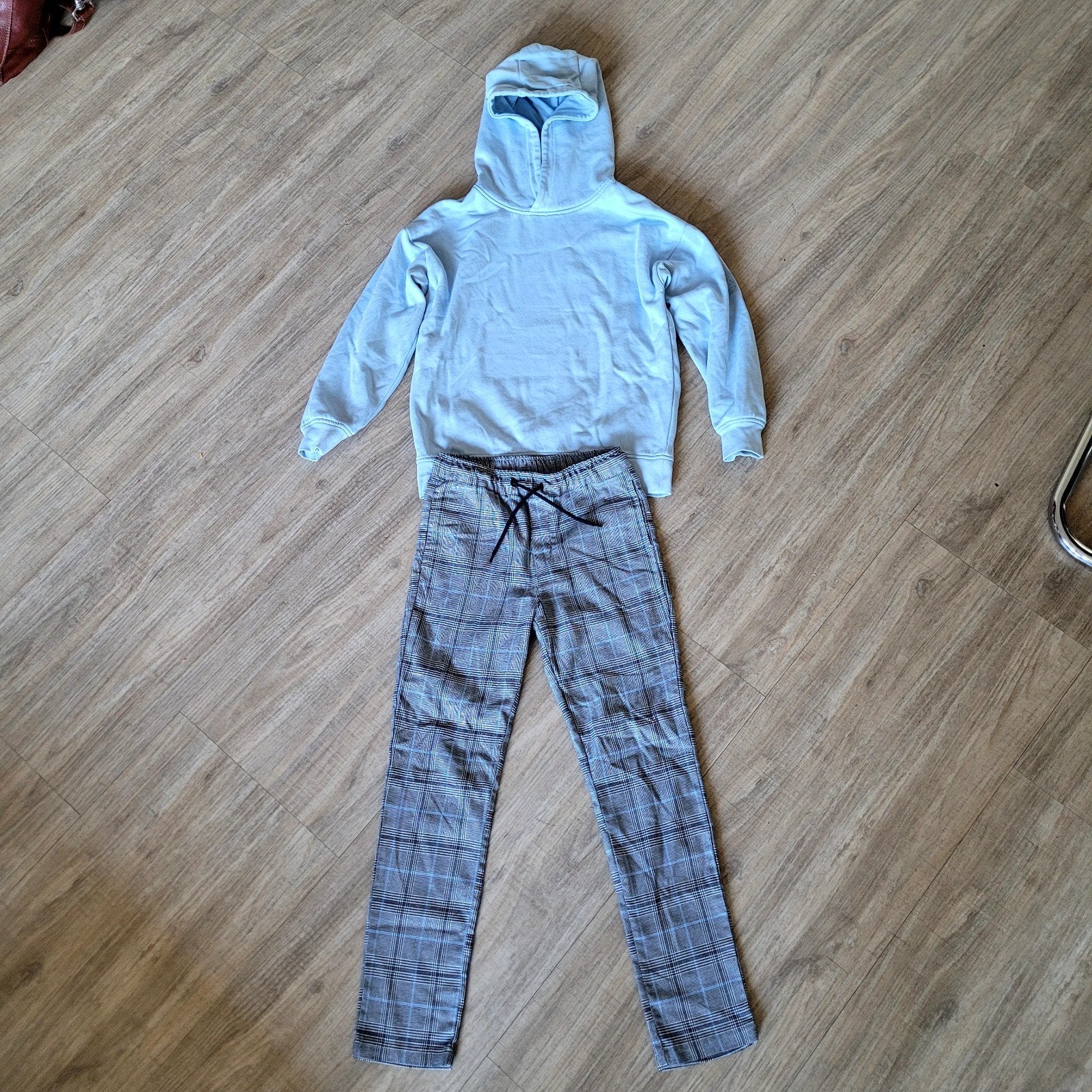 Broek en hoodie 134/140, Ophalen, Zo goed als nieuw, Setje, Shoeby