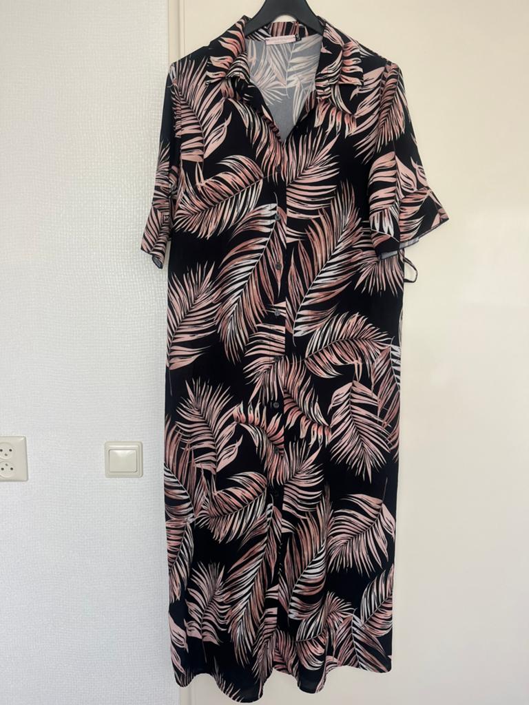 Zwarte jurk met roze palmbladeren, Zwart, Maat 42/44 (L), Ophalen of Verzenden, Zo goed als nieuw