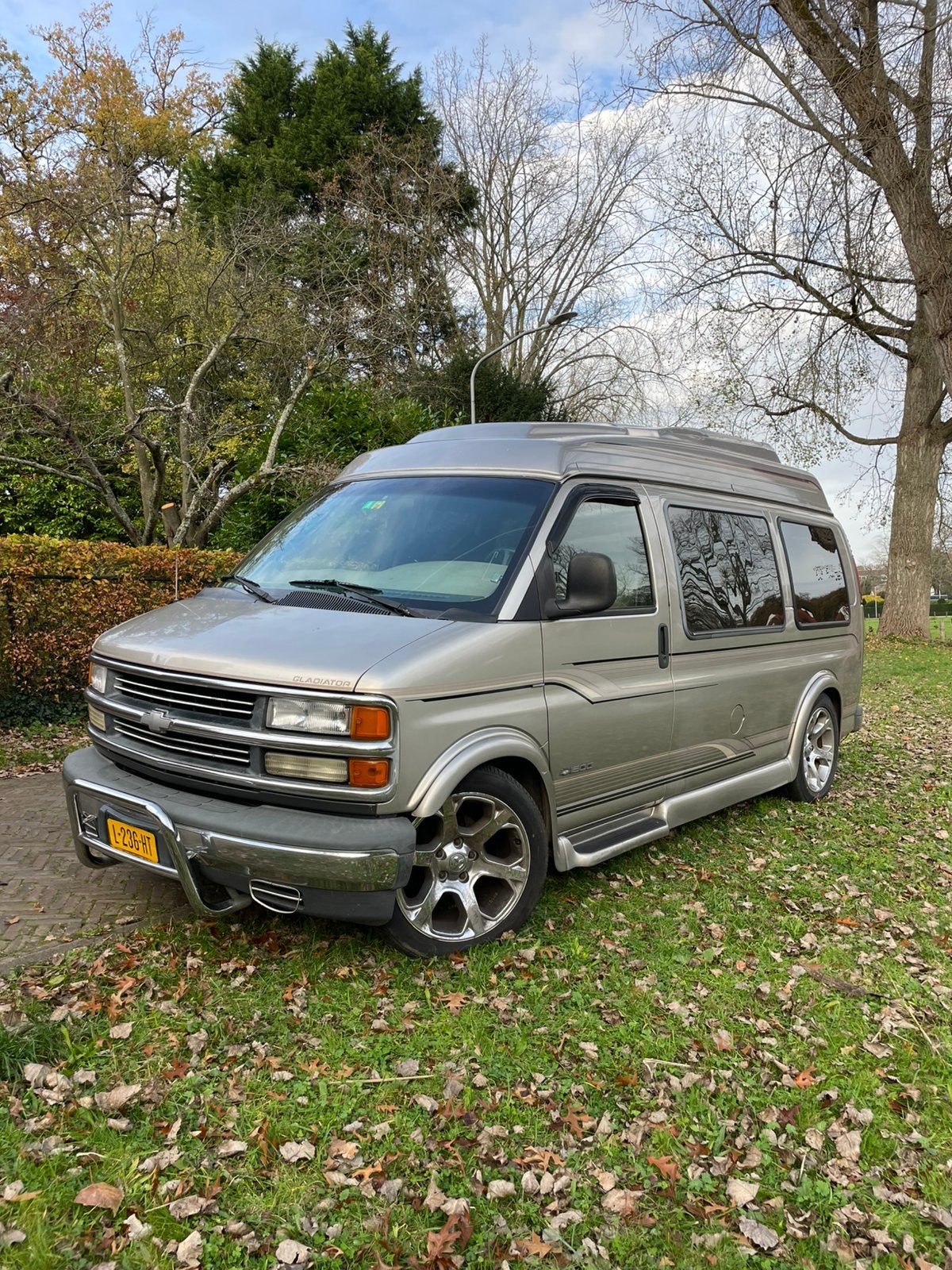 Chevrolet Gladiator (Camper), Auto's, Automaat, 8 cilinders, 2000 kg, 4 stoelen