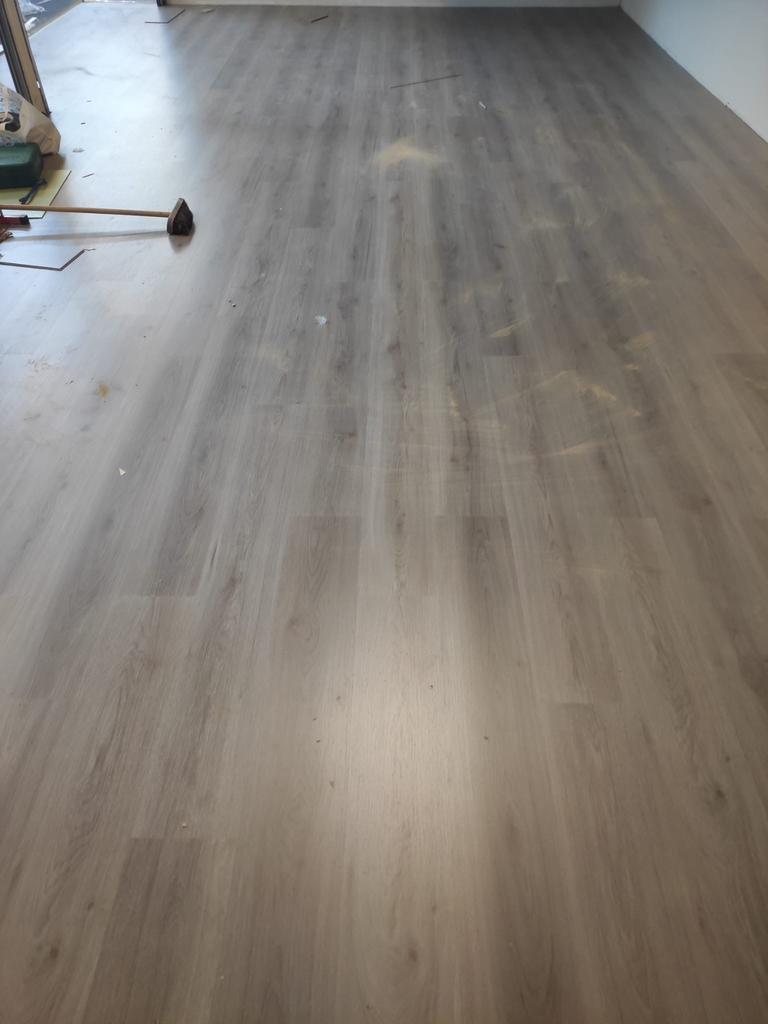 Laminaat leggen/verf/behang, Ophalen of Verzenden, Zo goed als nieuw, 75 m² of meer, Laminaat