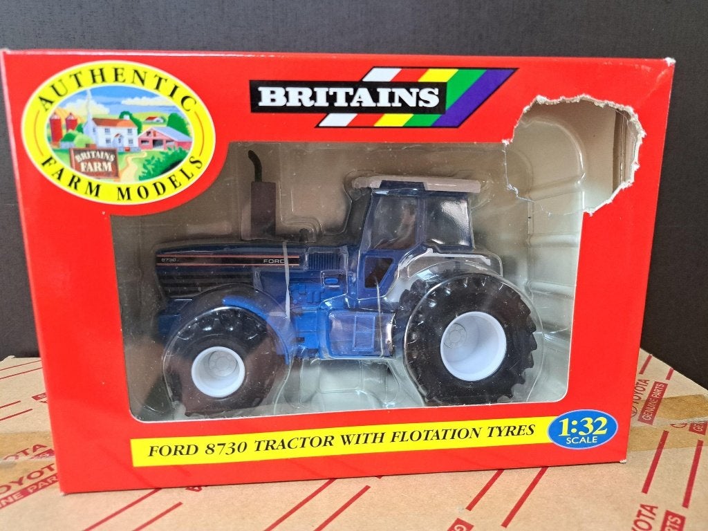 Britains 9442 Ford 8730 brede banden 1:32 Tractor in doos, Ophalen of Verzenden, Nieuw, Tractor of Landbouw, Britains