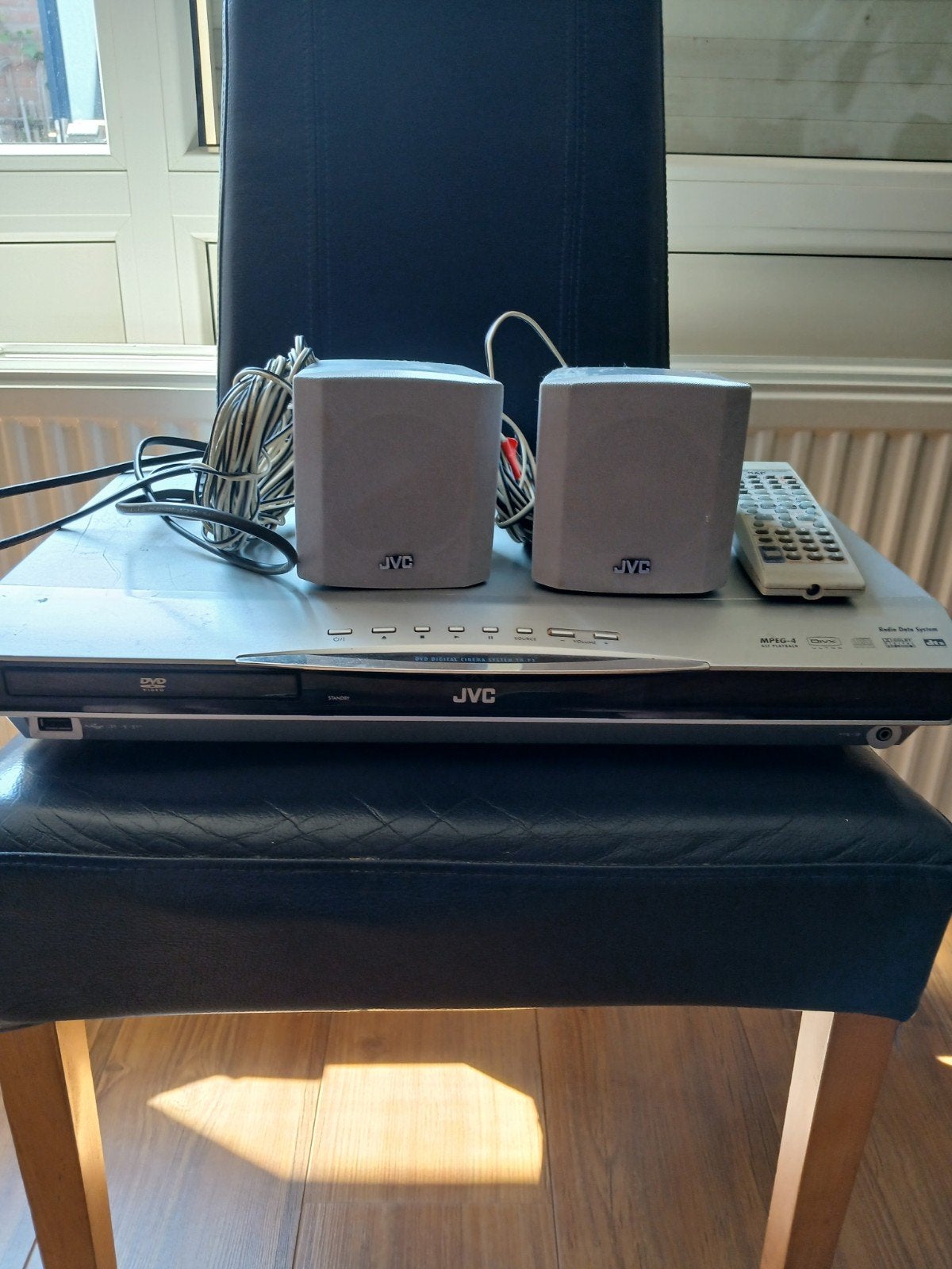 JVC XV-THP3 DVD-speler met speakers en afstandsbediening, Audio, Tv en Foto, Ophalen of Verzenden, Gebruikt, Dvd-speler, JVC