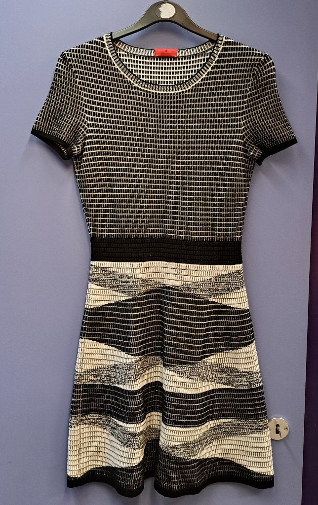 Hugo Boss jurk dikkere stof zwart wit geprint mt XS nr 44313, ., Zwart, Hugo Boss, Ophalen of Verzenden