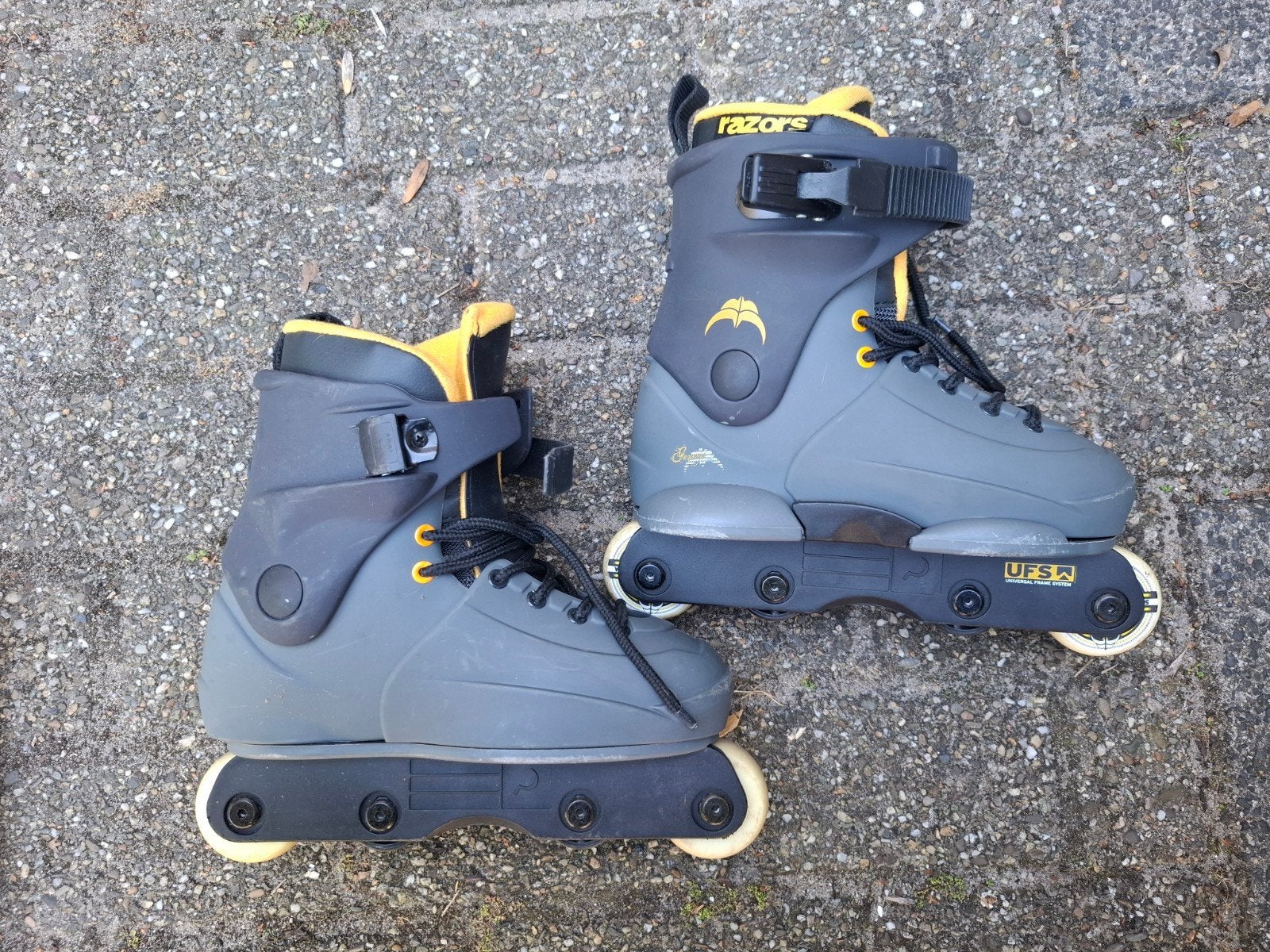 Razors Genesys Junior stuntskates (grijs/geel) - Maat 34-38, Verstelbaar, Zo goed als nieuw, Inline skates 4 wielen, Ophalen