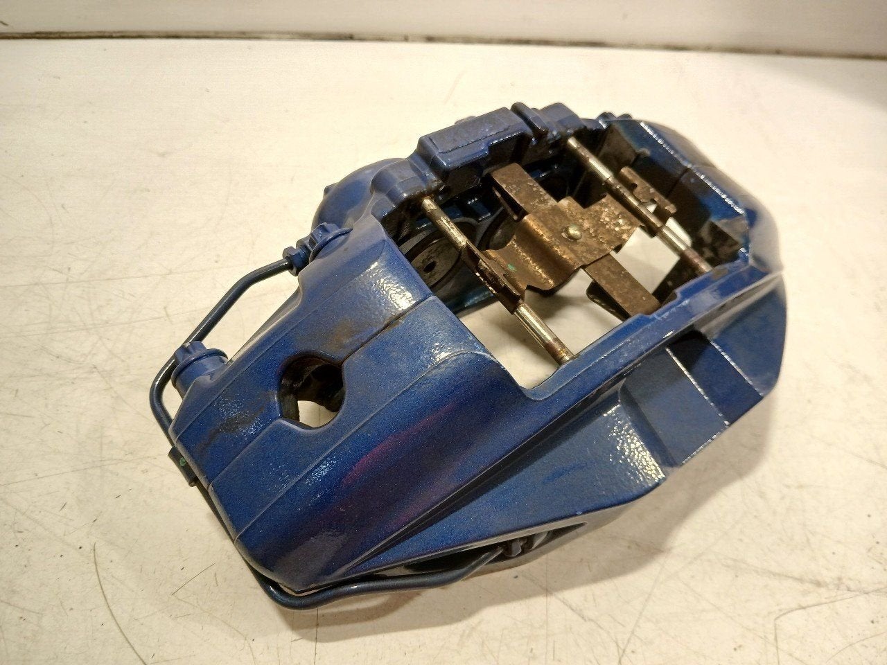Remklauw rechts voor BMW 3 serie, Onderdelen@venauto.nl, Van der Ven Autorecycling B.V., Gebruikt, Ettenseweg 76, 4706 PB Roosendaal, The Netherlands