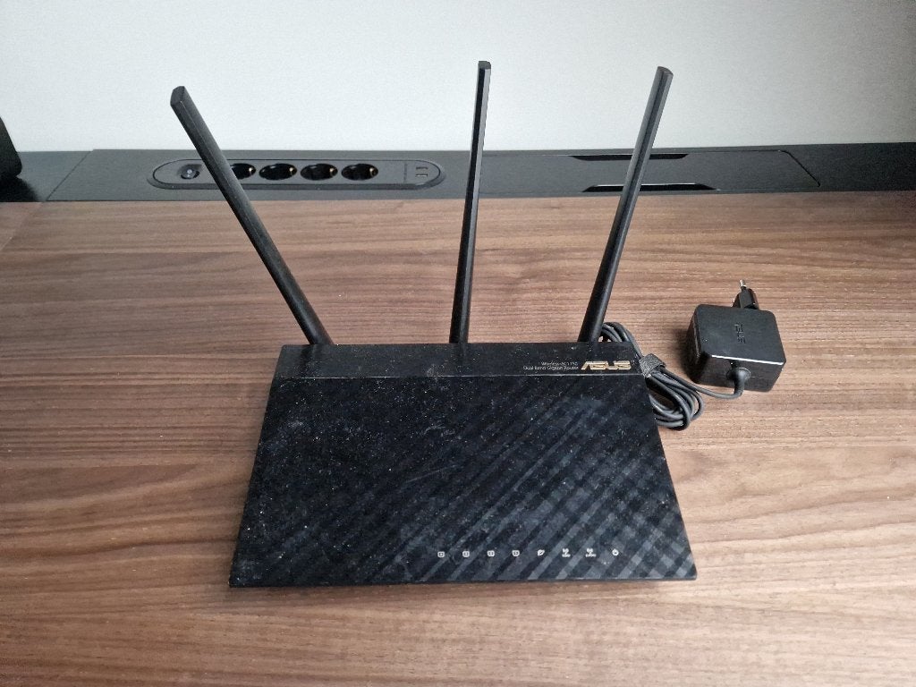ASUS Wireless AC1750 Dual-band Gigabit Wi-Fi Router, Computers en Software, Ophalen of Verzenden, Gebruikt, Router, ASUS