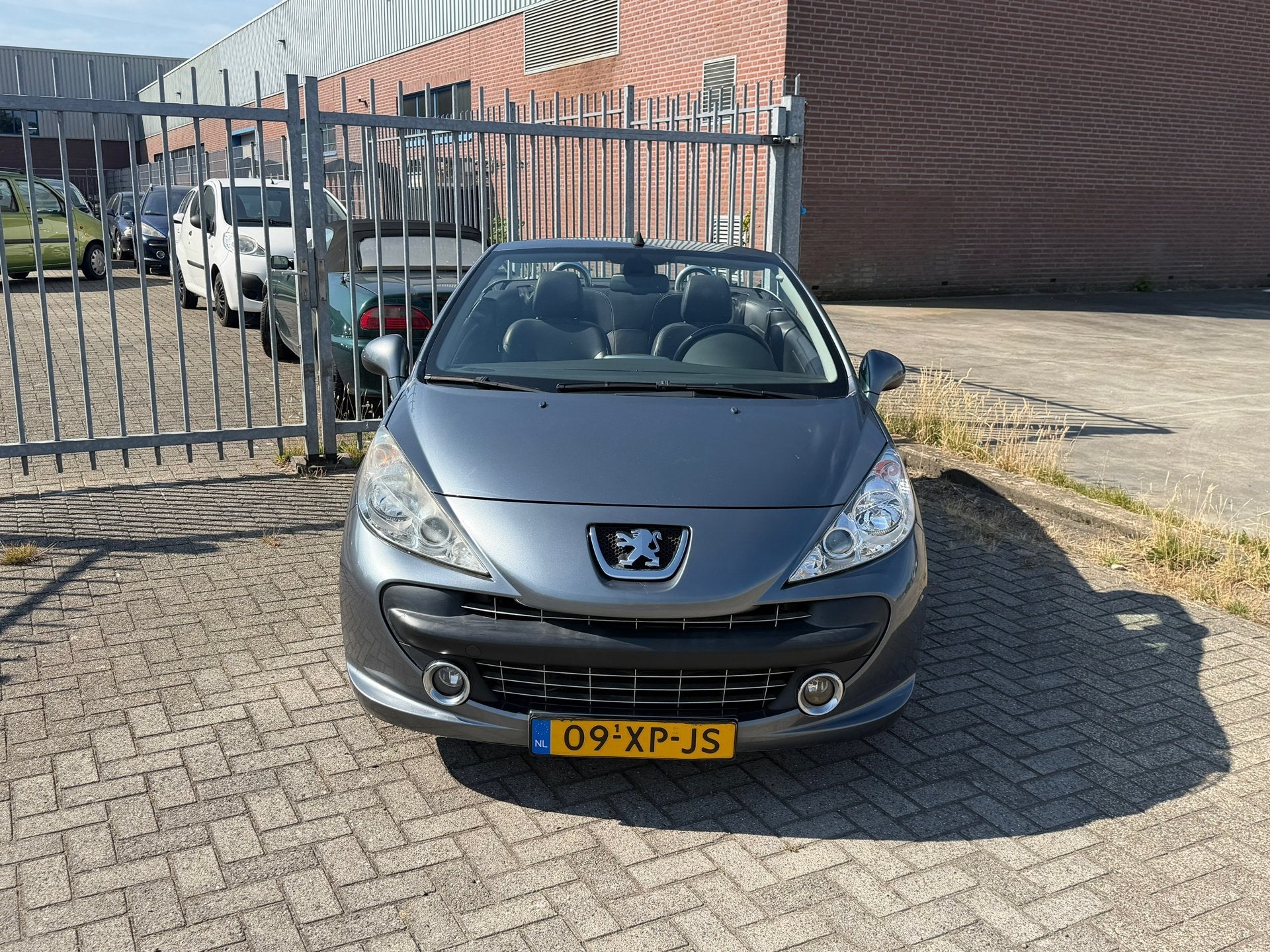 Peugeot 207 CC 1.6 VTi Féline AUTOMAAT NL AUTO NAP! NW DIST, Gebruikt, Zwart, 4 cilinders, Cabriolet