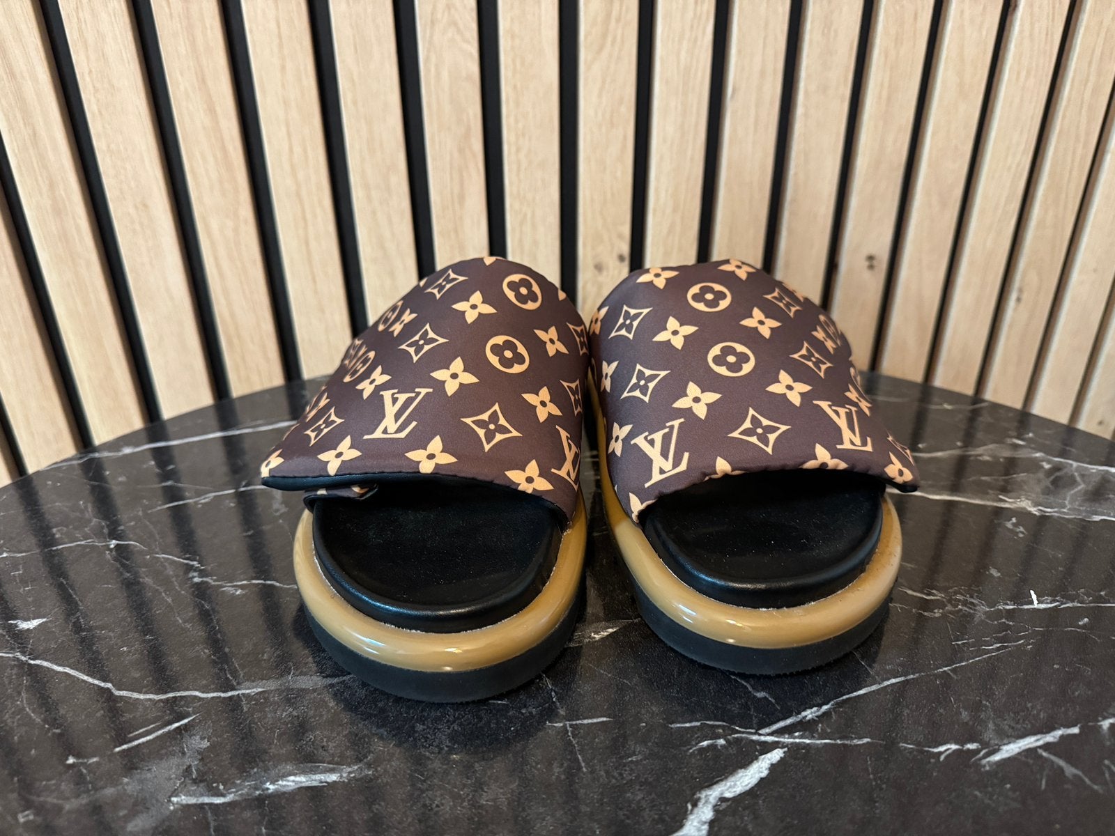 Dames Slippers Nieuw 40, Slippers, Bruin, Nieuw, Ophalen of Verzenden