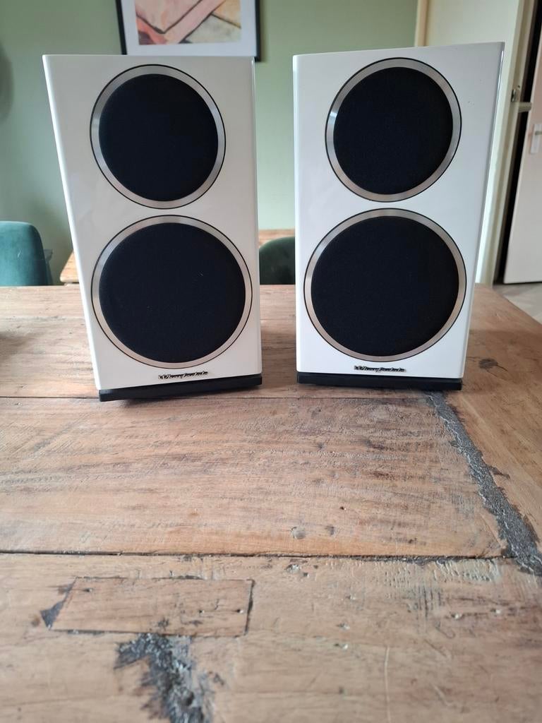 Warfedale Diamond 220. Luidsprekers. White editie., Audio, Tv en Foto, Luidsprekers, Zo goed als nieuw, 60 tot 120 watt, Front, Rear of Stereo speakers