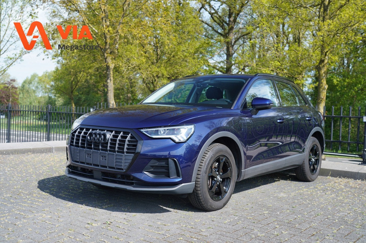 Audi Q3 Black & Blue Edition | 45e TFSi PHEV | LED | PDC | S, Gebruikt, 4 cilinders, Met garantie (alle), Blauw