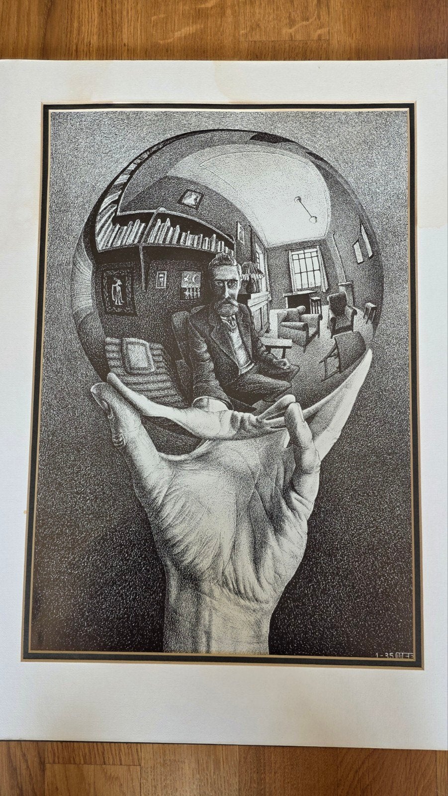 M.C. Escher - Zelfportret in spiegelende bol (Reproductie), Ophalen