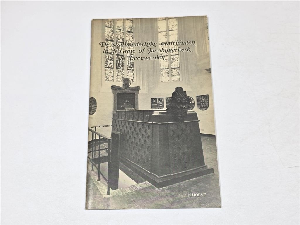 Stadhouderlijke Graven Jacobijnerkerk Leeuwarden, Ophalen of Verzenden, Gelezen