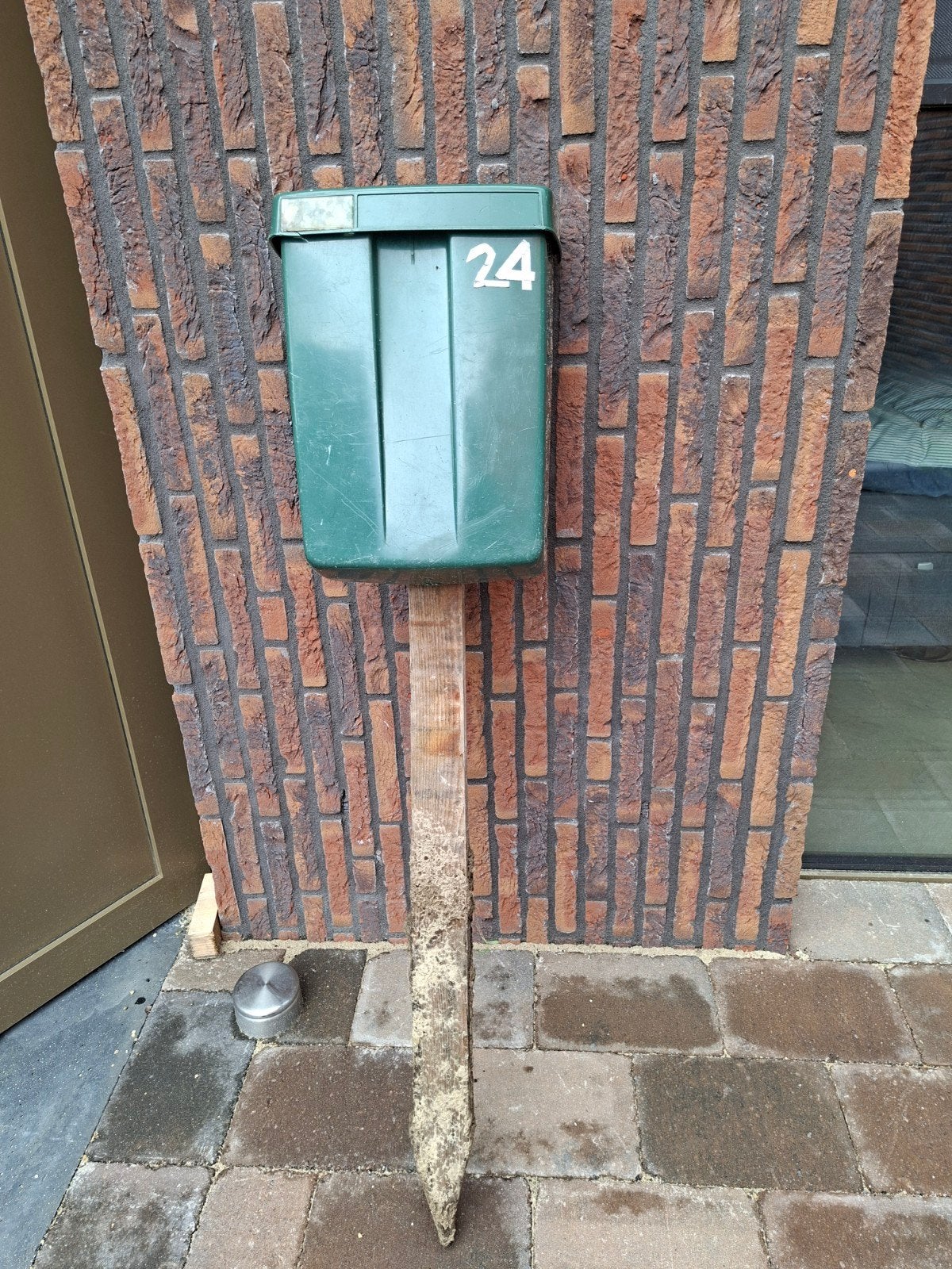 Groene brievenbus op paal, Ophalen, Gebruikt, Kunststof, Wandbrievenbus