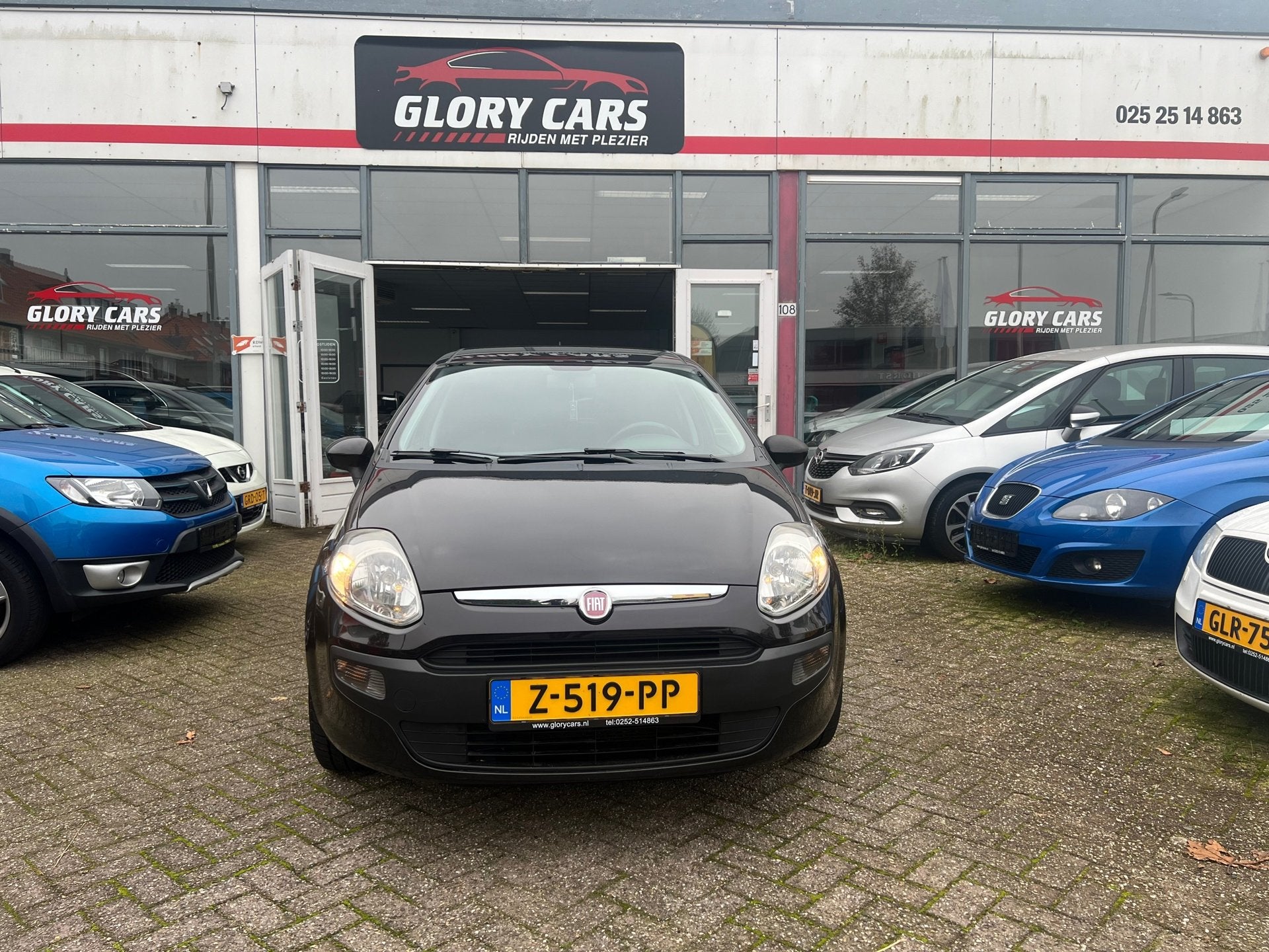 Fiat Punto Evo 1.4-16V NIEUWE KOPPELING-LEER-PDC-ANDROID, Auto's, Fiat, Voorwielaandrijving, Euro 5, Zwart, 4 cilinders