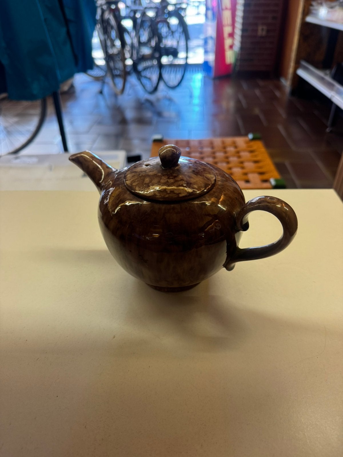 Brocante theepot bruin oud (Nr: 2237), Ophalen