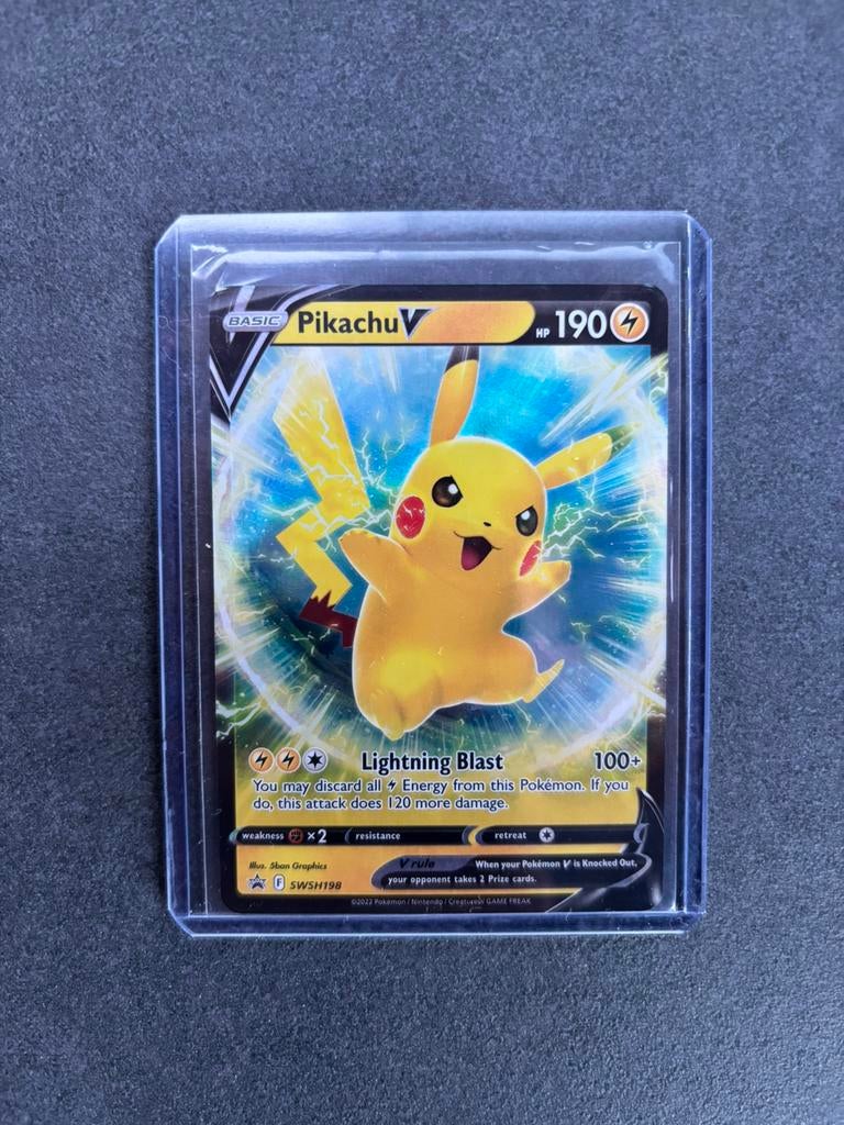 Pikachu V pokemon kaart, Ophalen of Verzenden, Zo goed als nieuw