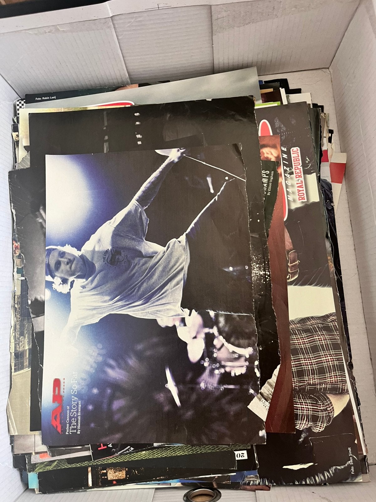 100+ band posters & 30+ artikels set bundel, Ophalen of Verzenden, Zo goed als nieuw, Boek, Tijdschrift of Artikel