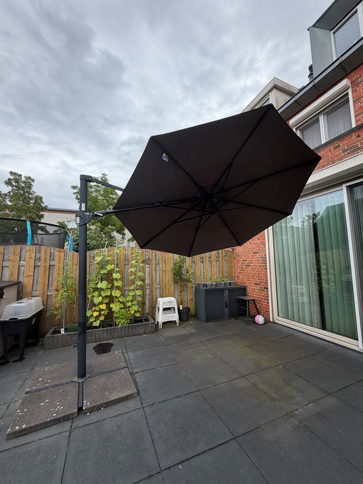 Zweefparasol, Ophalen, Gebruikt, Kantelbaar, 2 tot 3 meter