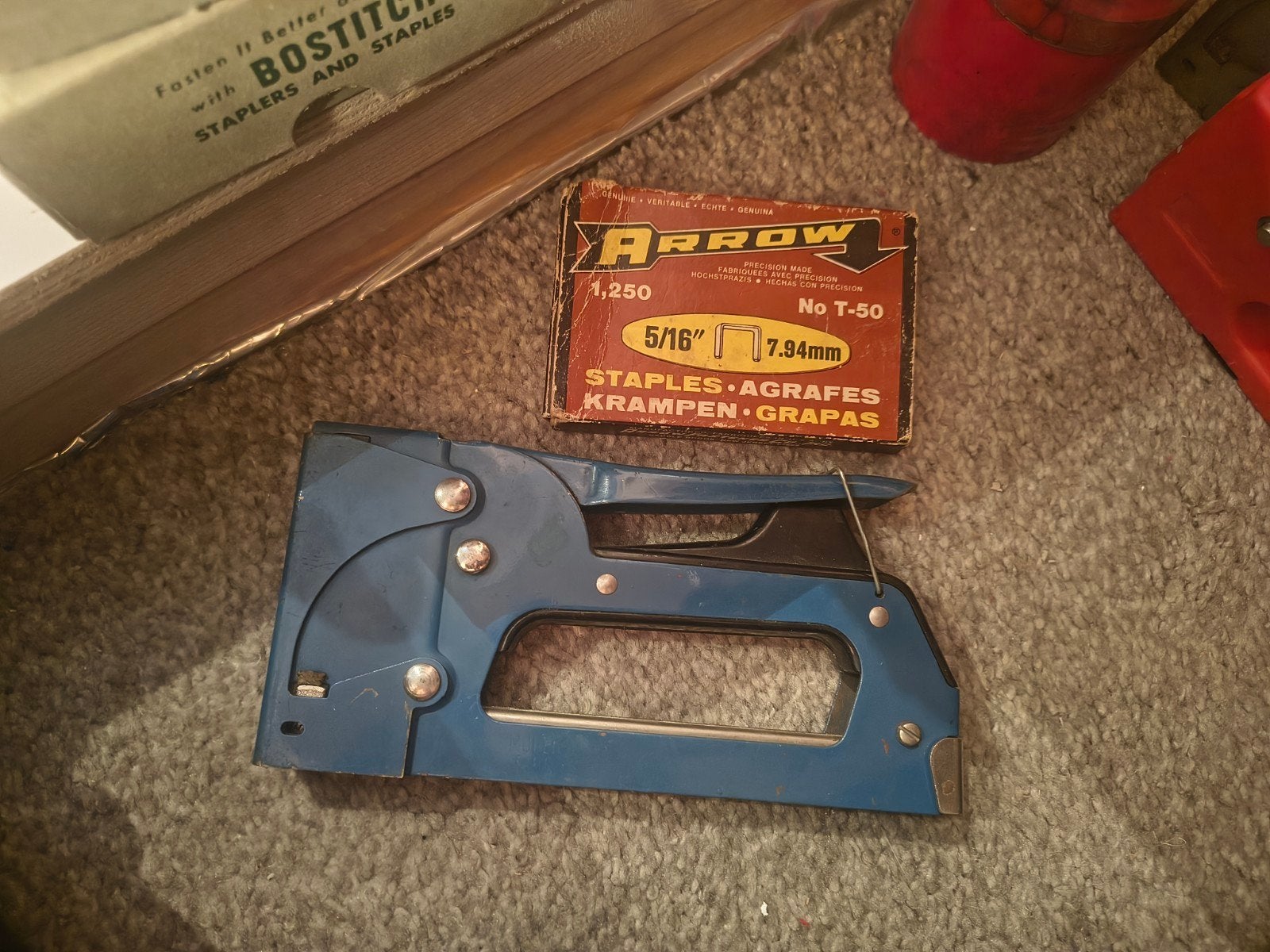 Arrow T-50 tacker met nietjes, Ophalen of Verzenden, Gebruikt, Tacker/nietmachine, Overige merken