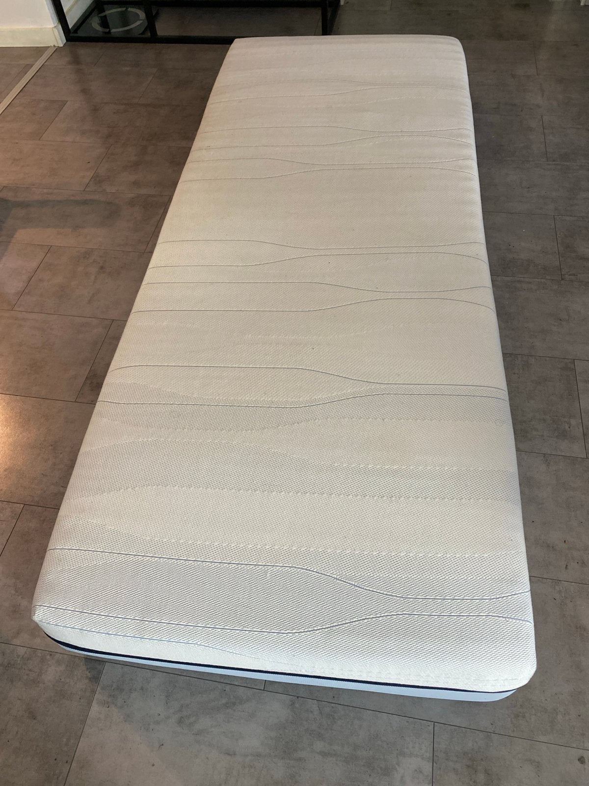 M-Line Slow Motion V Matras - Zo goed als nieuw, Huis en Inrichting, 90 cm, Eenpersoons, Ophalen of Verzenden, Zo goed als nieuw