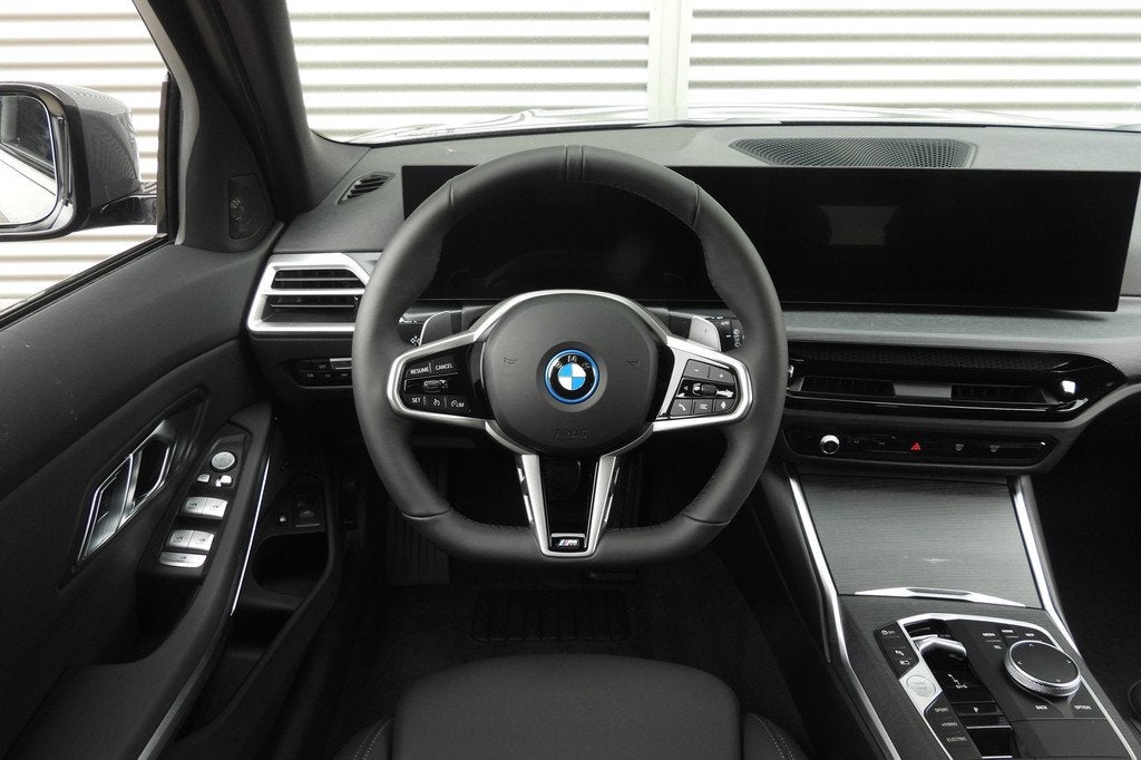 BMW 3 Serie Touring 330e M Sport Automaat / Panoramadak / Tr, Automaat, 1998 cc, Zwart, 4 cilinders