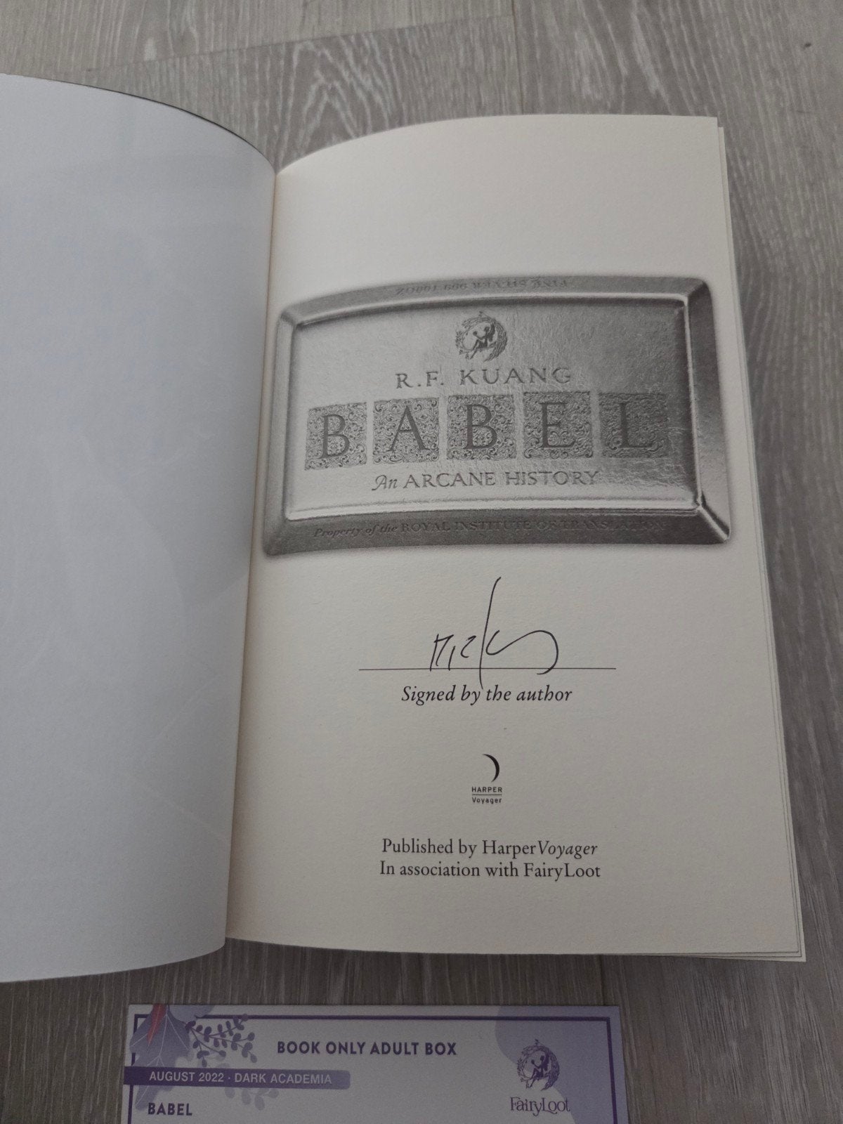Babel - Fairyloot hardcover, Ophalen of Verzenden, Zo goed als nieuw