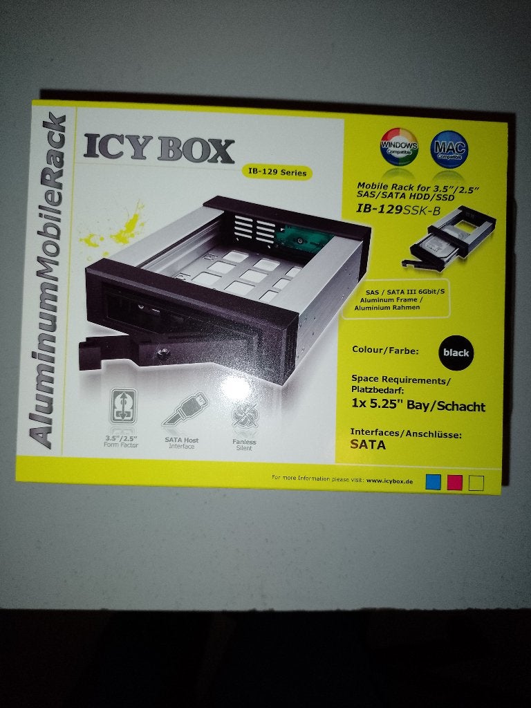 Icy Box met drie wisselframes voor inbouw in PC, Ophalen, Zo goed als nieuw