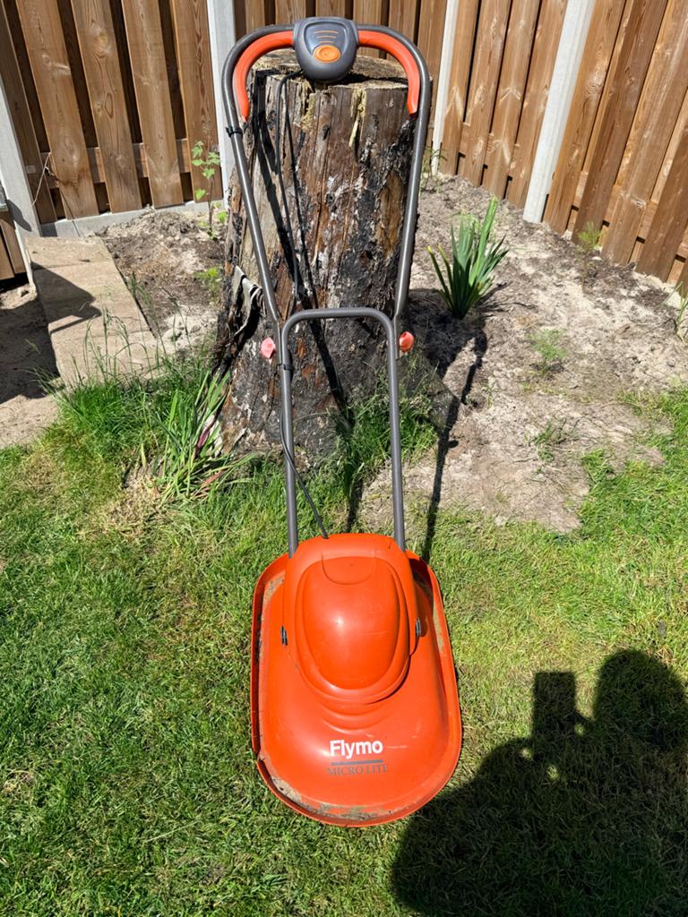 Flymo Micro Lite zweefmaaier, Tuin en Terras, Gebruikt, Elektrische grasmaaier, Minder dan 30 cm, Ophalen of Verzenden