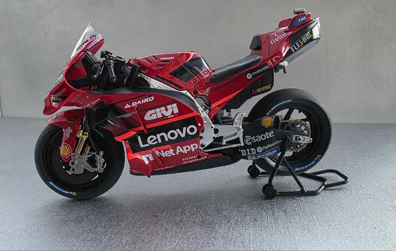 ducati gp 24 Francesco bagnaia, Ophalen of Verzenden, Nieuw, 1:9 t/m 1:12, Motor