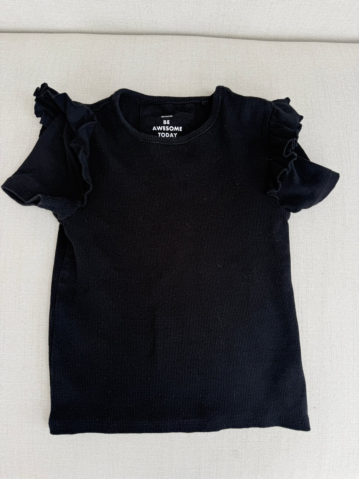 Zwart shirt mt 110-116 WE Fashion!, Ophalen of Verzenden, Zo goed als nieuw, Meisje, Shirt of Longsleeve
