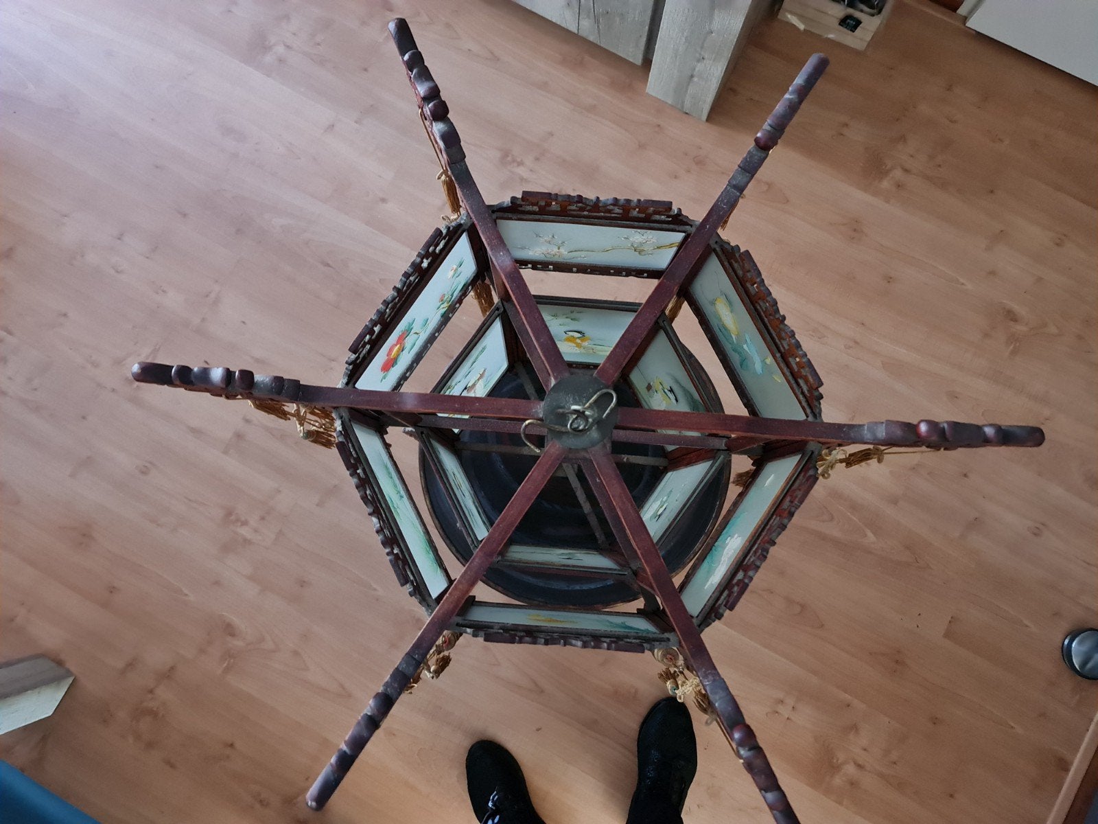 Antieke Chinese lantaarn met handgeschilderde panelen, Antiek en Kunst, Antiek | Lampen, Ophalen