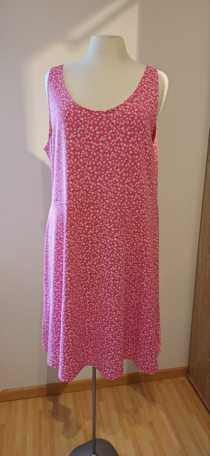 Roze wit gebloemde mouwloze jurk, maat 40/42, Maat 38/40 (M), Ophalen of Verzenden, Zo goed als nieuw, Roze