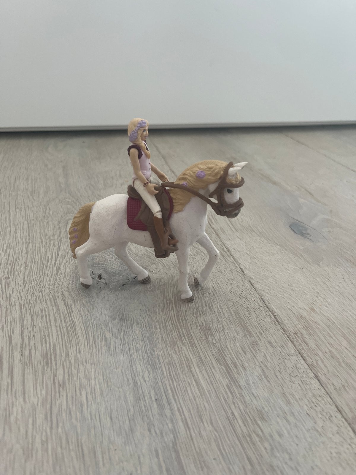 Schleich paard met ruiter en zadel, Ophalen of Verzenden, Gebruikt