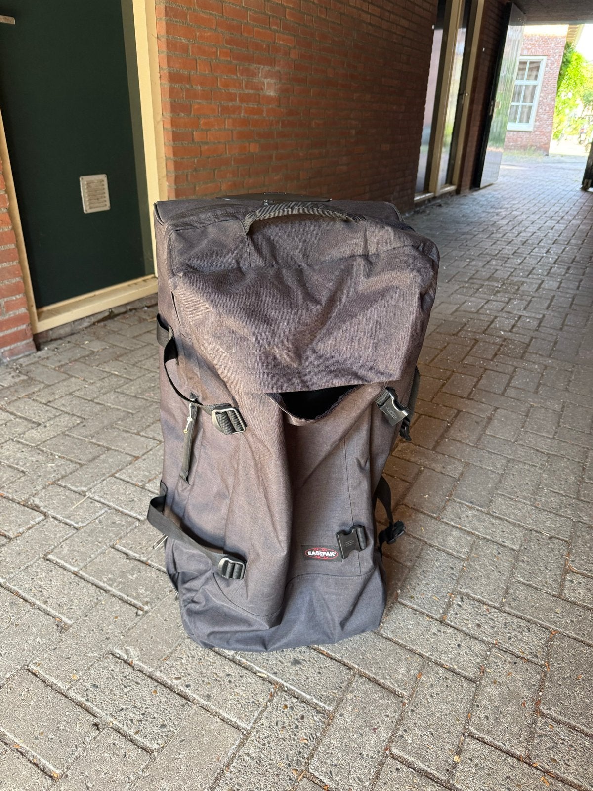 Eastpak reiskoffer - Slechts 1 keer gebruikt!, 40 tot 60 cm, 20 tot 30 cm, Zwart, Ophalen of Verzenden