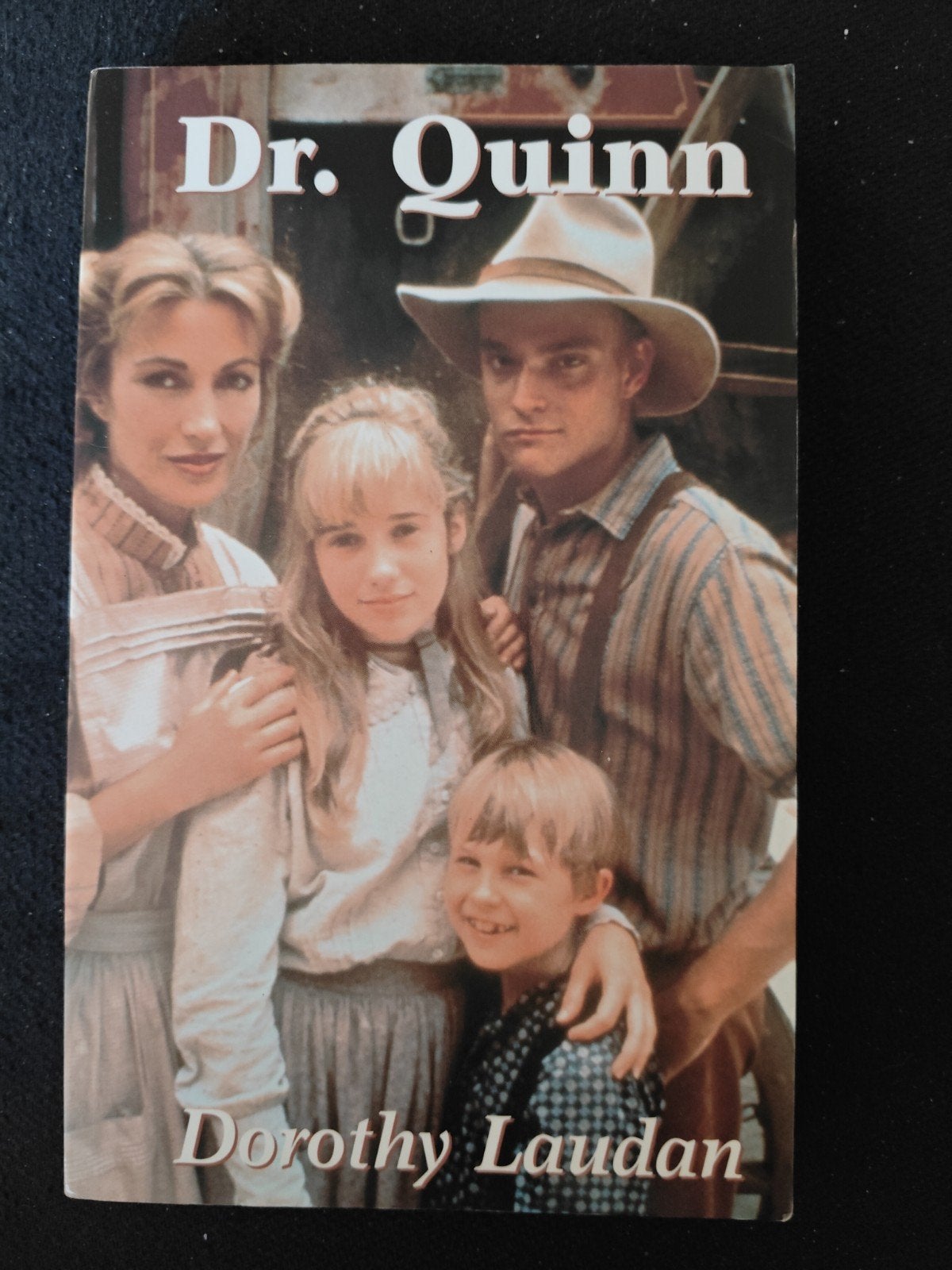 Dr. Quinn - Dorothy Laudan (Gelezen), Boeken, Gelezen, Dorothy Laudan, Ophalen of Verzenden, Amerika