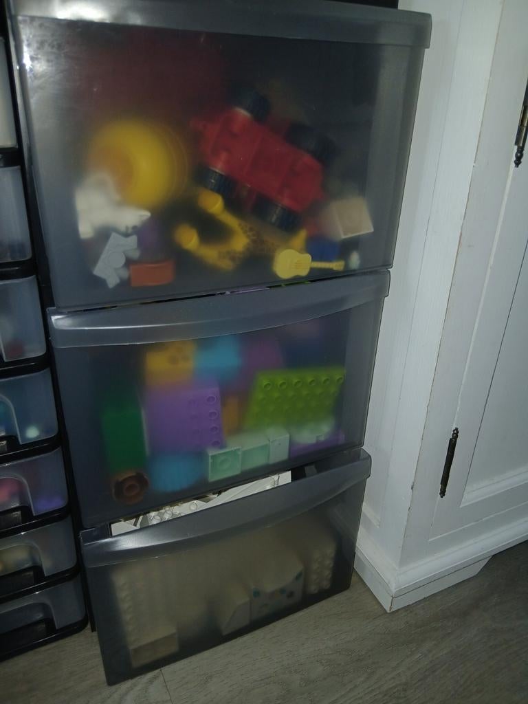Kastje vol met vele Duplo sets, Ophalen, Zo goed als nieuw, Duplo