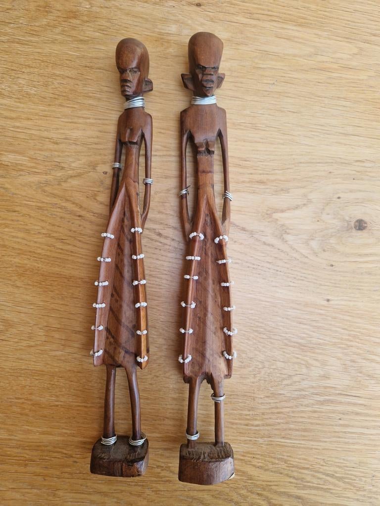 Twee handgesneden houten beelden uit Zuid-Afrika, Ophalen