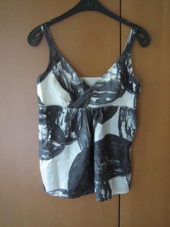 Schattig grijs met ecru zijden top HAMPTON BAYS 36 snazzeys, Kleding | Dames, Tops, Nieuw, Ophalen of Verzenden, Hampton Bays