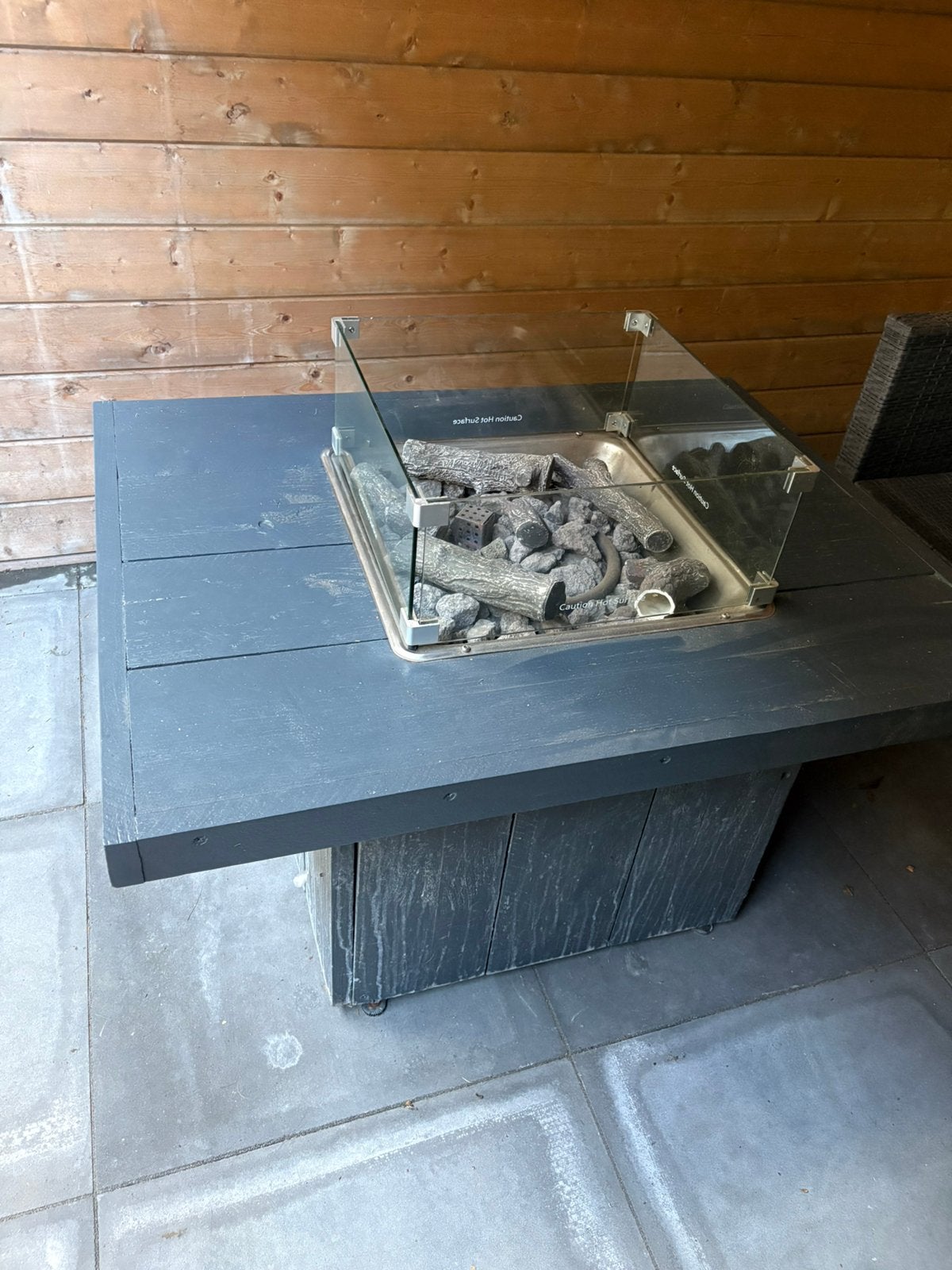 Mooie steigerhouten vuurtafel, Ophalen, Zo goed als nieuw