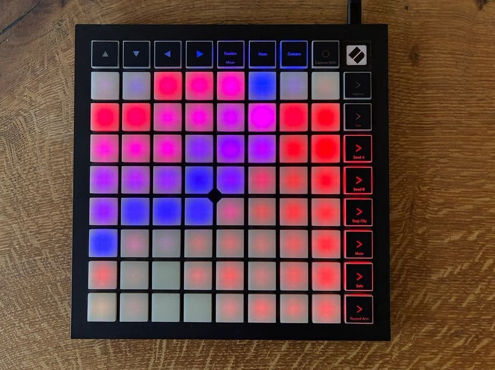 Novation Launchpad X - MIDI Grid Controller, Muziek en Instrumenten, Midi-apparatuur, Ophalen of Verzenden, Zo goed als nieuw