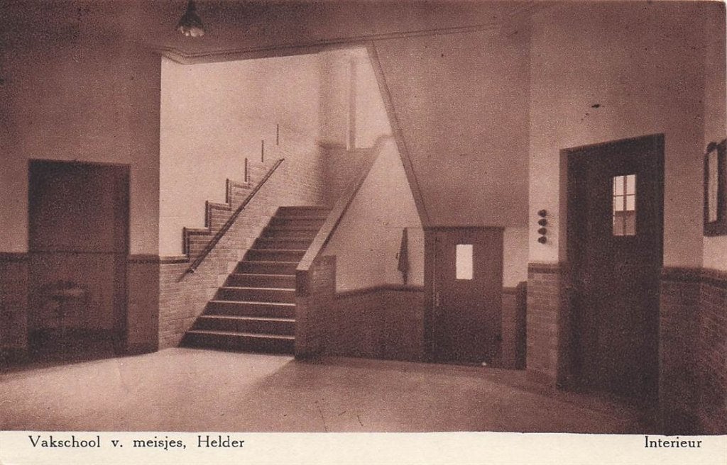 702-488-025 Vakschool V Meisjes Den Helder Interieur, Verzenden, Voor 1920, Noord-Holland